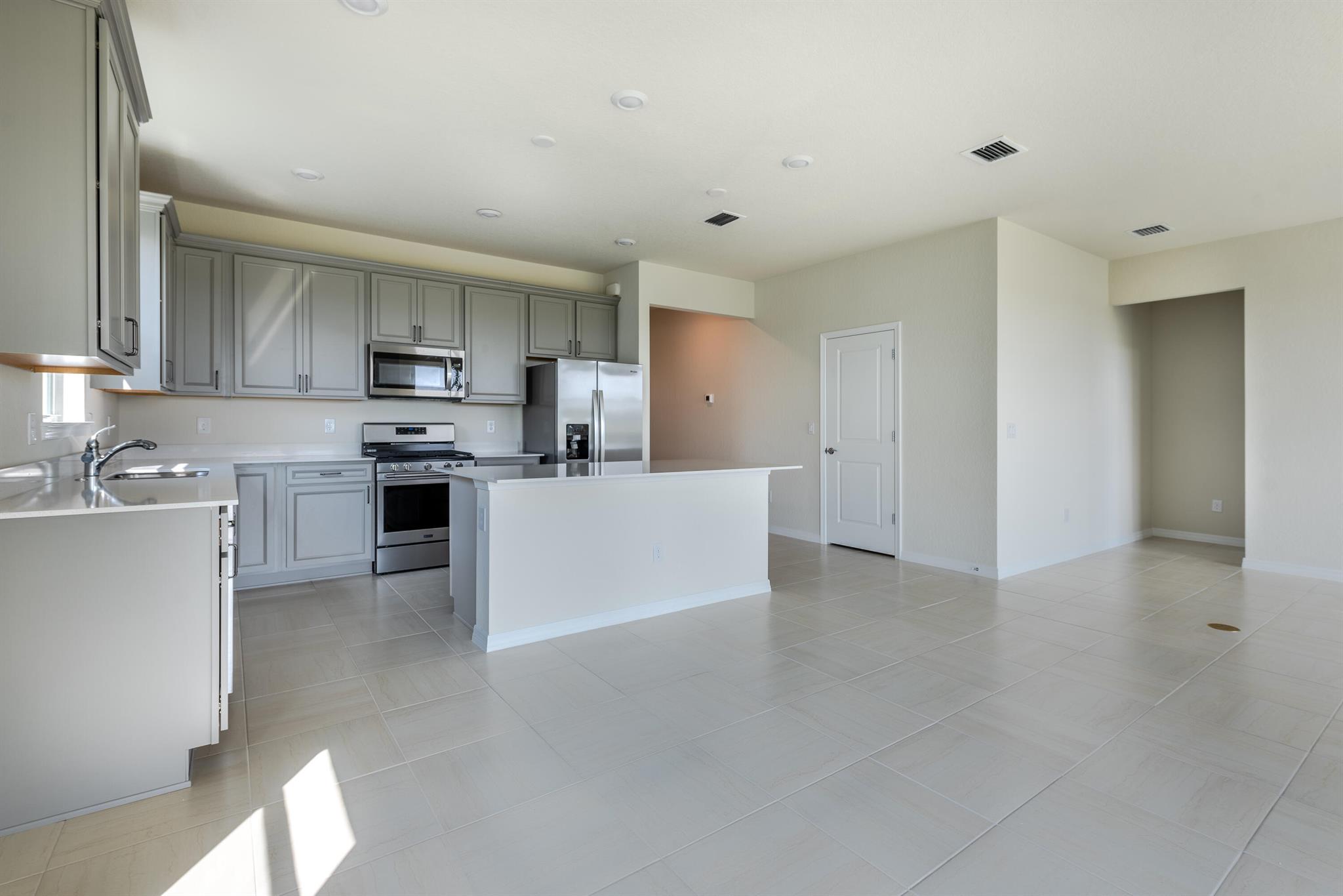 HERON PRESERVE AT TRADITI - Residential Lease