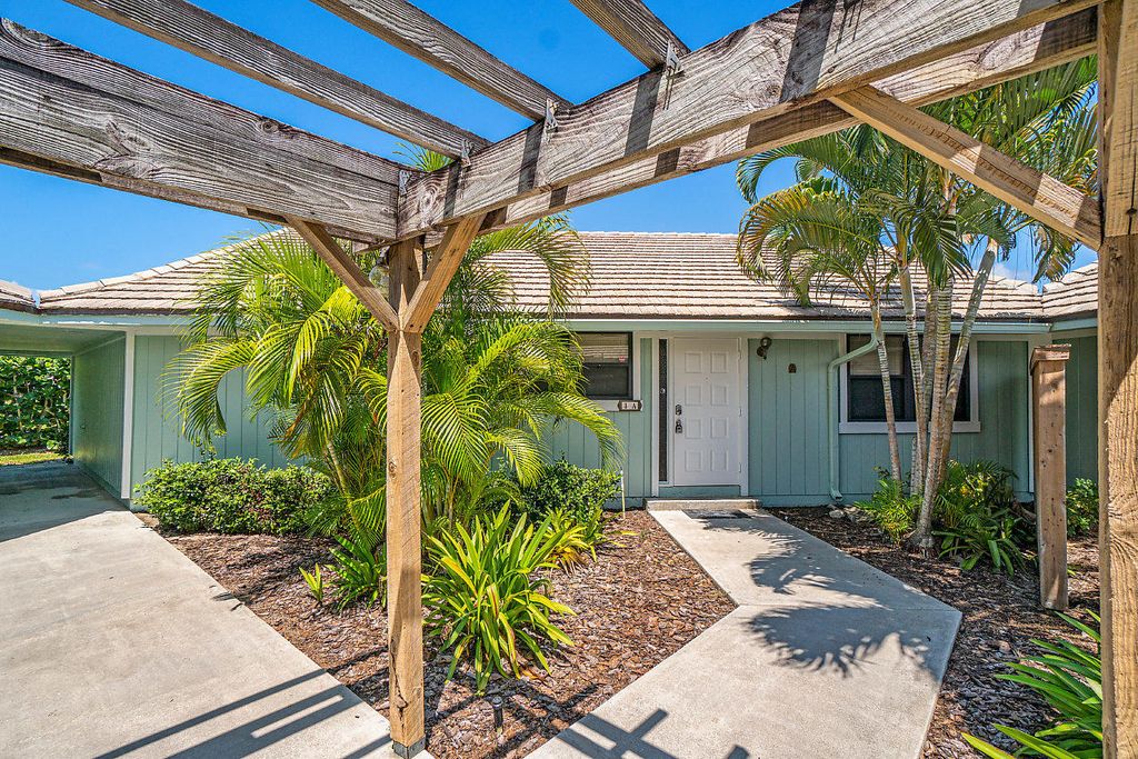 Photo of 1127 E Seminole Avenue #1a, Jupiter, FL 33477 (MLS # R10791054)