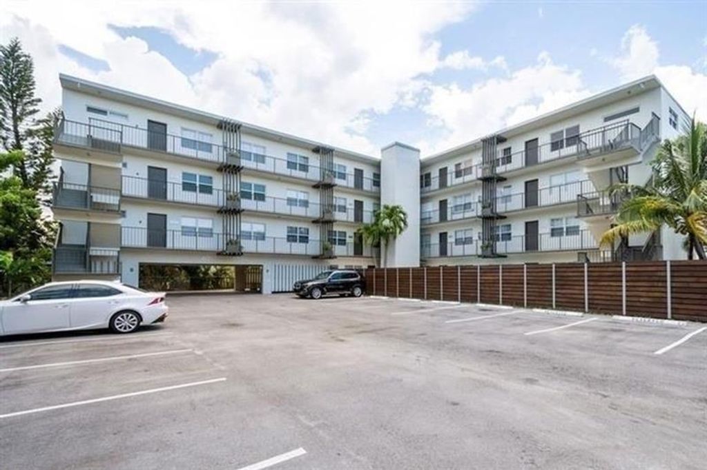 Photo of 609 NE 13th Ave #301, Fort Lauderdale, FL 33304 (MLS # F10296726)