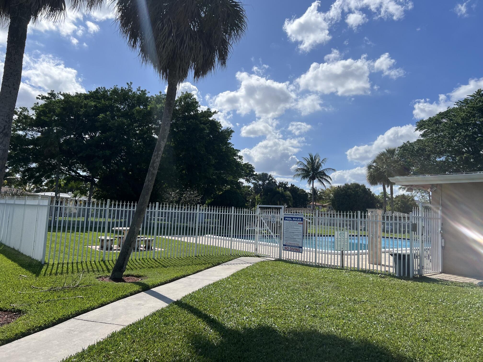 MAINLANDS OF TAMARAC LAKES - Residential