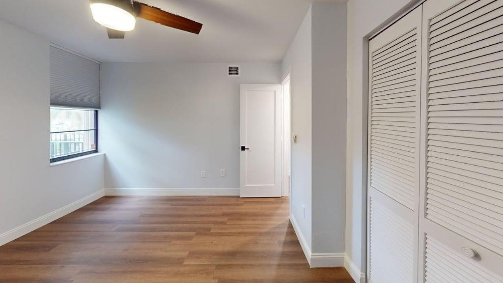 LINTON WOODS COND UNIT 20 - Residential