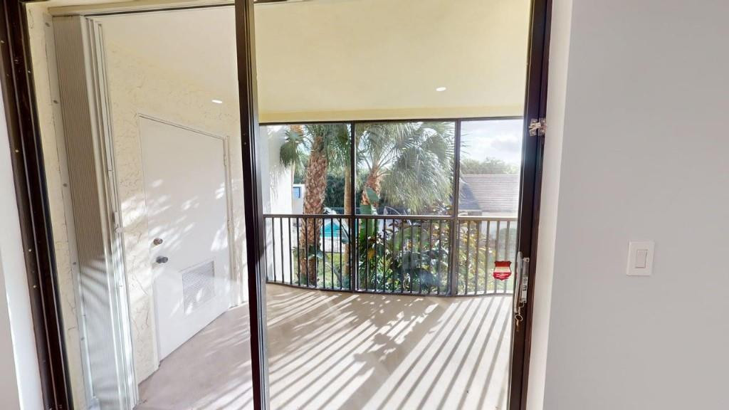 LINTON WOODS COND UNIT 20 - Residential