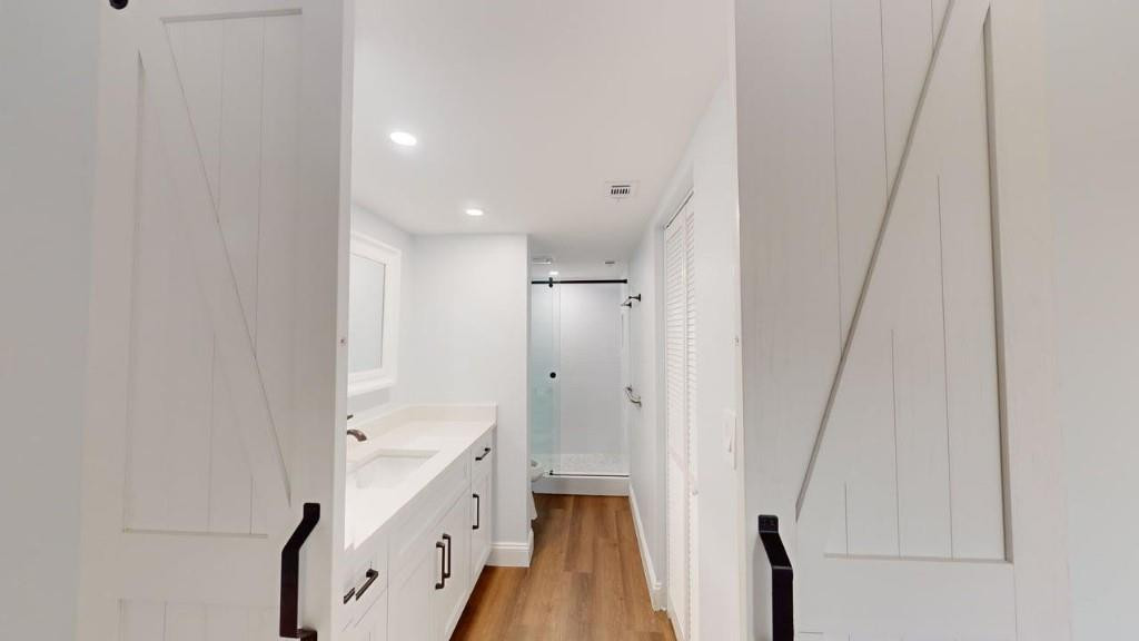 LINTON WOODS COND UNIT 20 - Residential