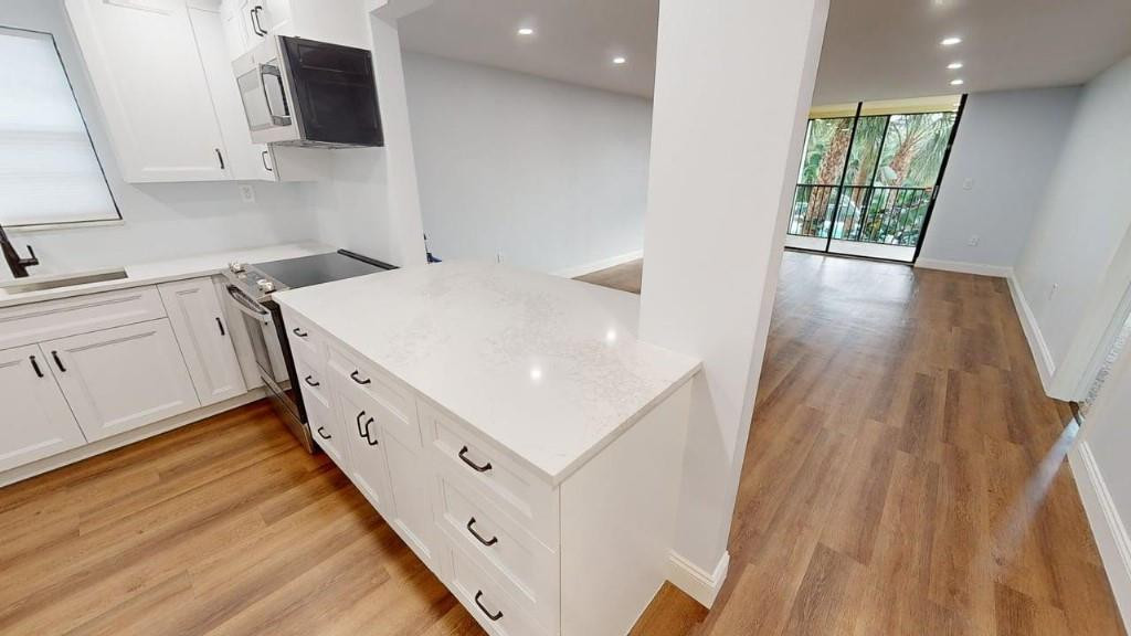 LINTON WOODS COND UNIT 20 - Residential