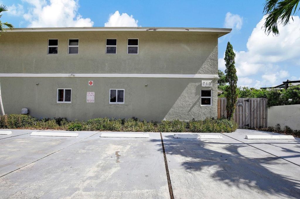 Photo of 713 NE 14th Street #713, Fort Lauderdale, FL 33304 (MLS # R10996385)