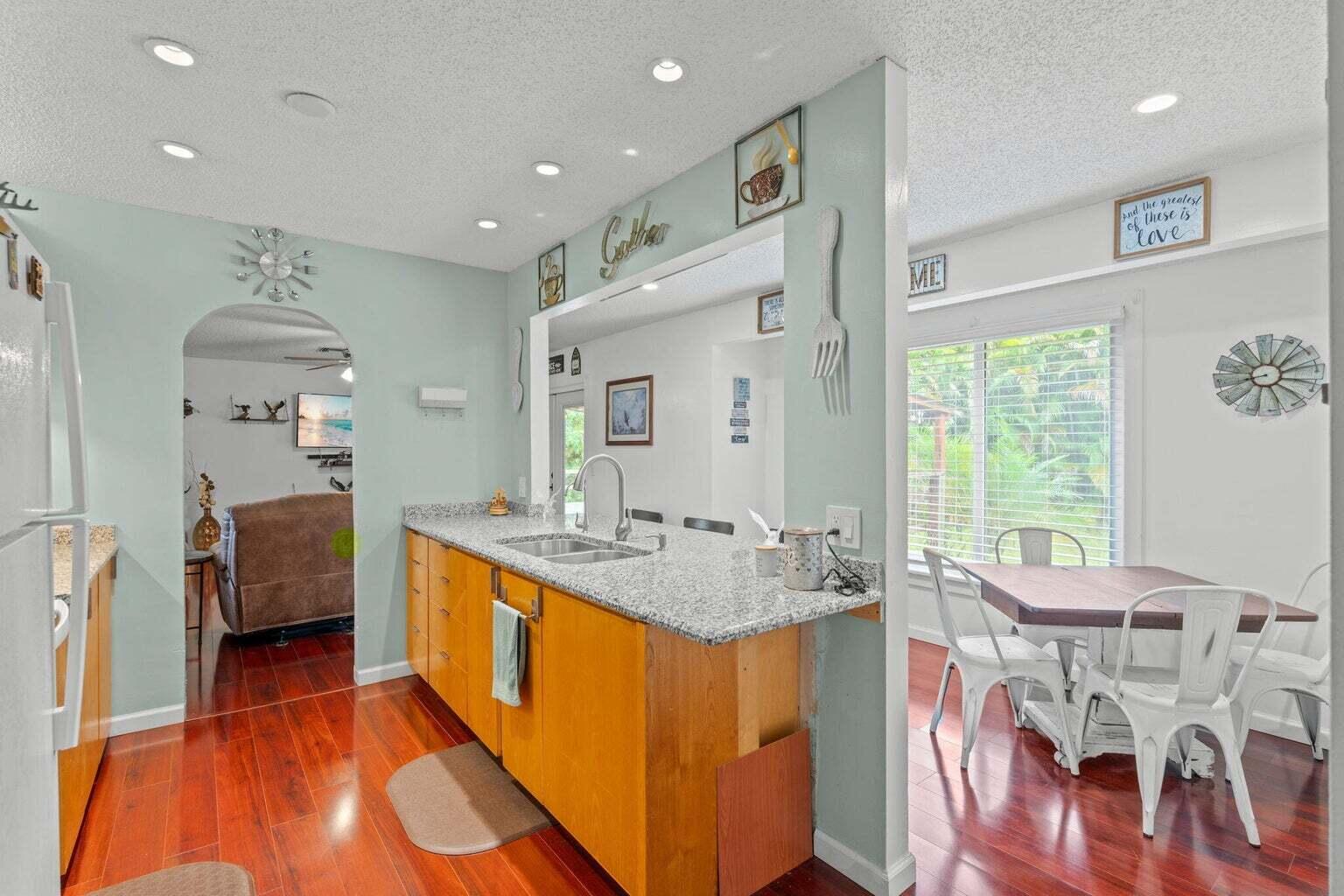 LOXAHATCHEE GROVES - Residential