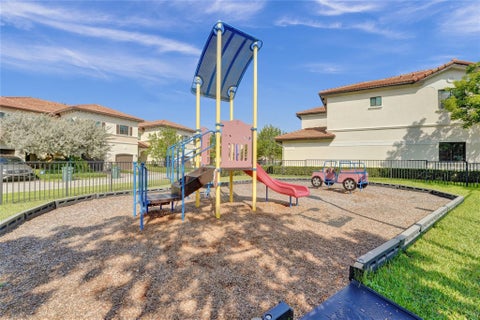 Tiny photo for 4208 N Dixie Highway #25, Oakland Park, FL 33334 (MLS # B26026746)