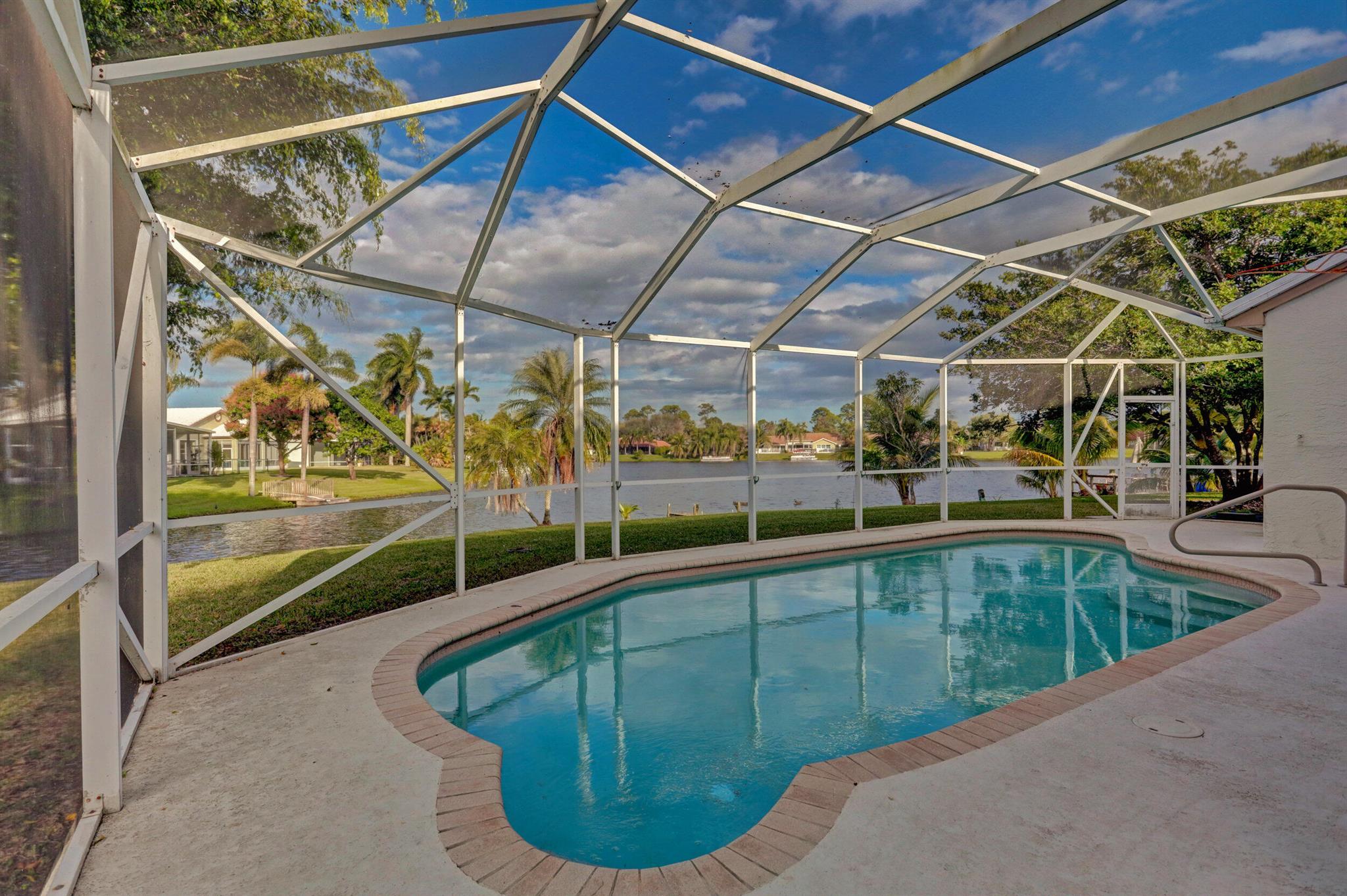 EMERALD FOREST - Residential