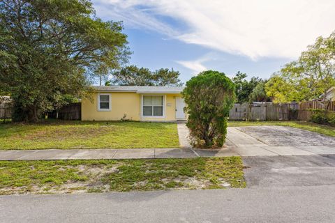 520 NE 45th Street Deerfield Beach FL 33064