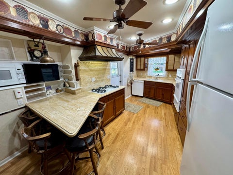 Tiny photo for 2560 NE 20th Street, Pompano Beach, FL 33062 (MLS # B26025734)