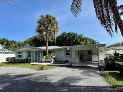 Tiny photo for 2560 NE 20th Street, Pompano Beach, FL 33062 (MLS # B26025734)