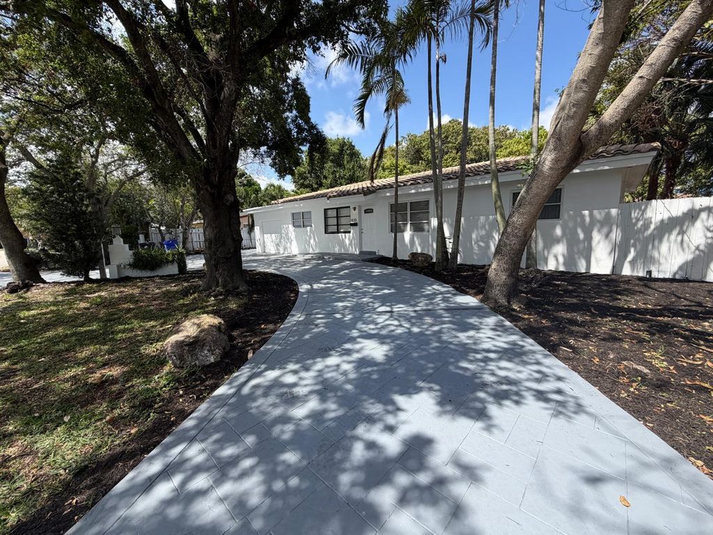 Photo of 835 NE 16th Street, Fort Lauderdale, FL 33304 (MLS # B26011591)