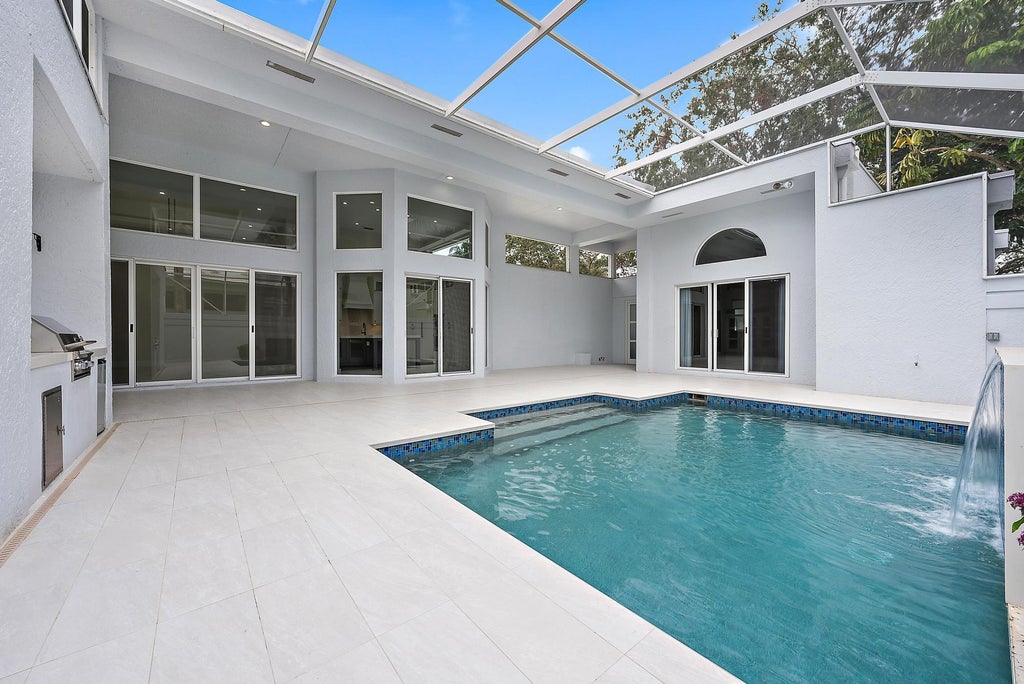 Photo of 103 Waters Edge Drive, Jupiter, FL 33477 (MLS # R11038675)
