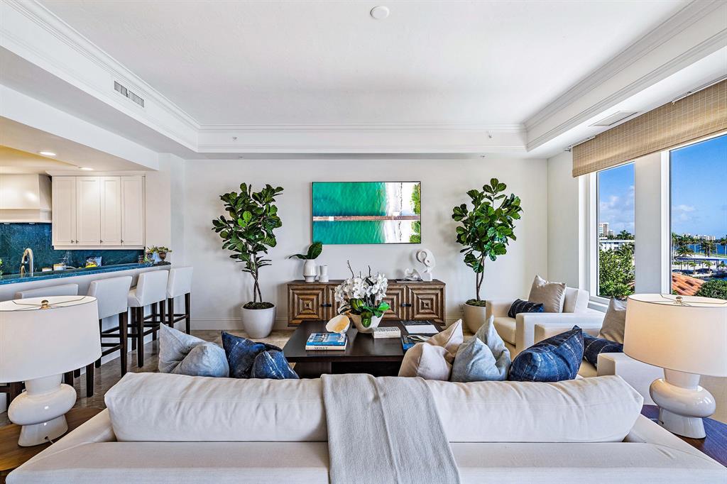 ONE WATERMARK PLACE OF THE PALM BEACHES CONDOMINIU - Residential