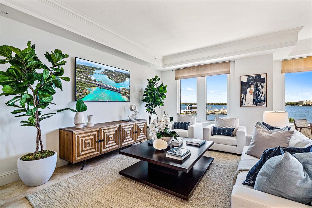 ONE WATERMARK PLACE OF THE PALM BEACHES CONDOMINIU - Residential