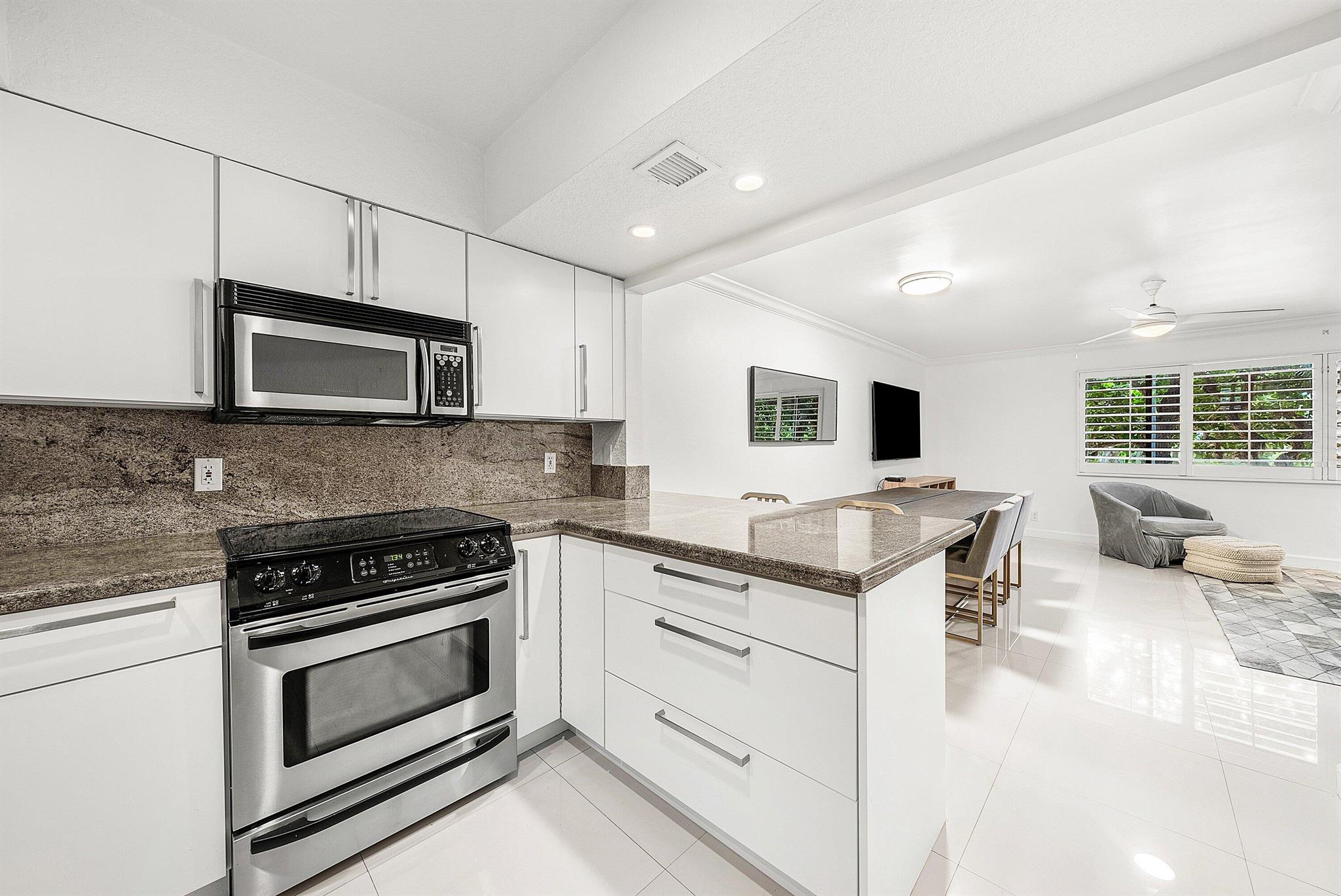 WINDEMERE HOUSE CONDO - Residential Lease