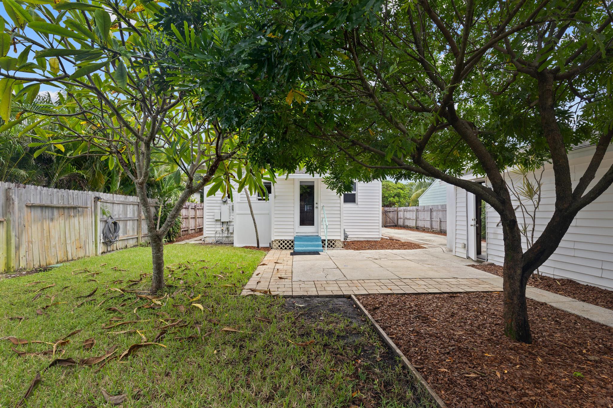 LAKE WORTH TOWN OF - Residential Lease