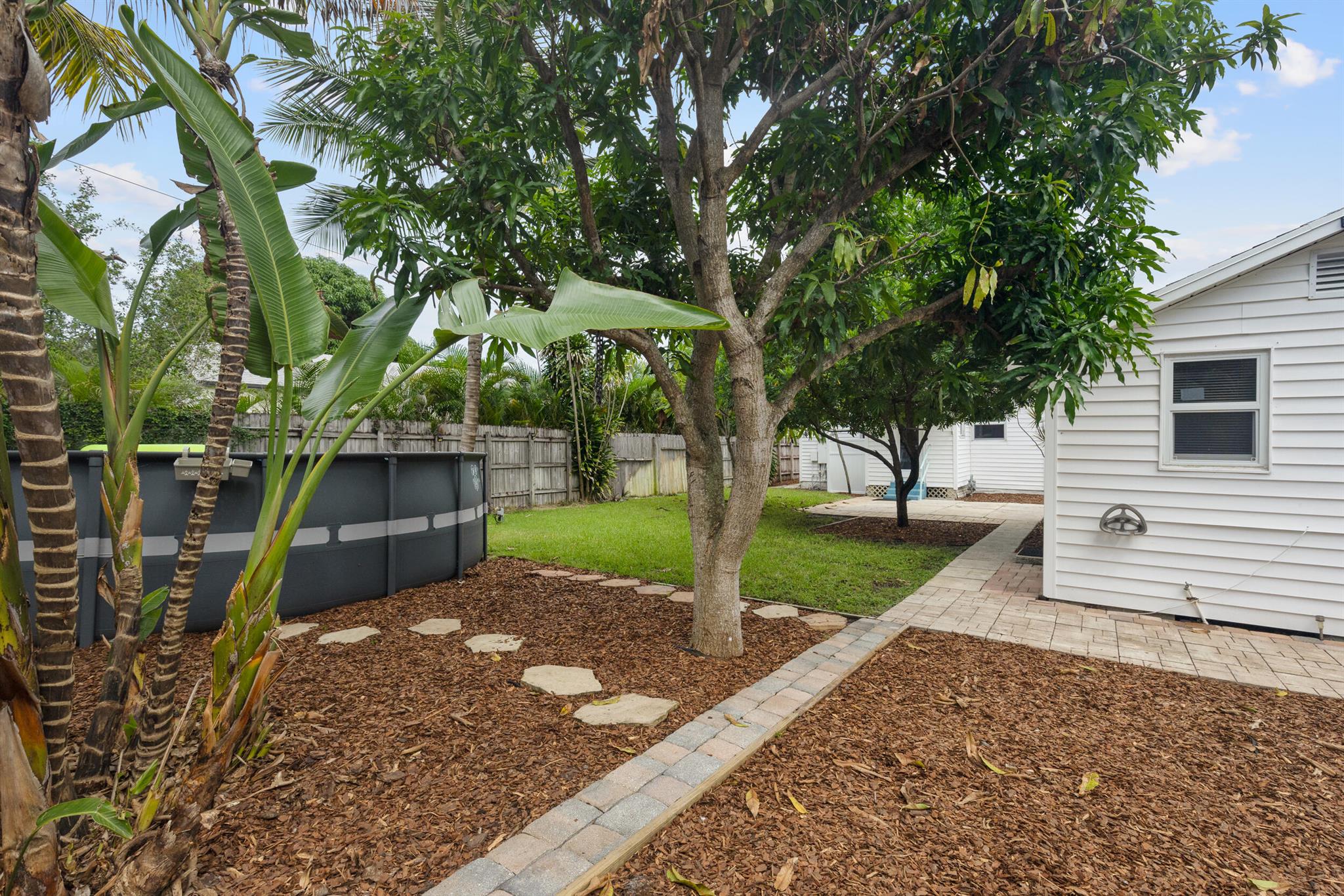 LAKE WORTH TOWN OF - Residential Lease