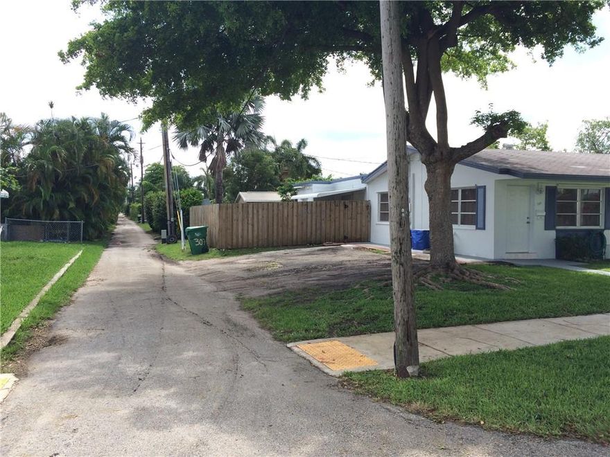 Beautifully renovated 2 bedroom 1 bath apt includes new kitchen, new bathroom, new tile floors and new appliances. Central A/C. Washer/Dryer hookup available. Centrally located to all major highways, FLL airport, HardRock hotel/Casino Dania casino and less than 2 miles from the ocean. Downtown Fort Lauderdale is just 15 mins to the north and downtown Hollywood is 5 mins to the south. Located east of US1 in Dania Beach.