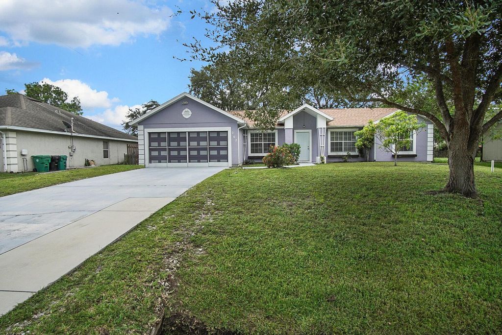 Photo of 262 NW Archer Avenue, Port Saint Lucie, FL 34983 (MLS # R11118691)