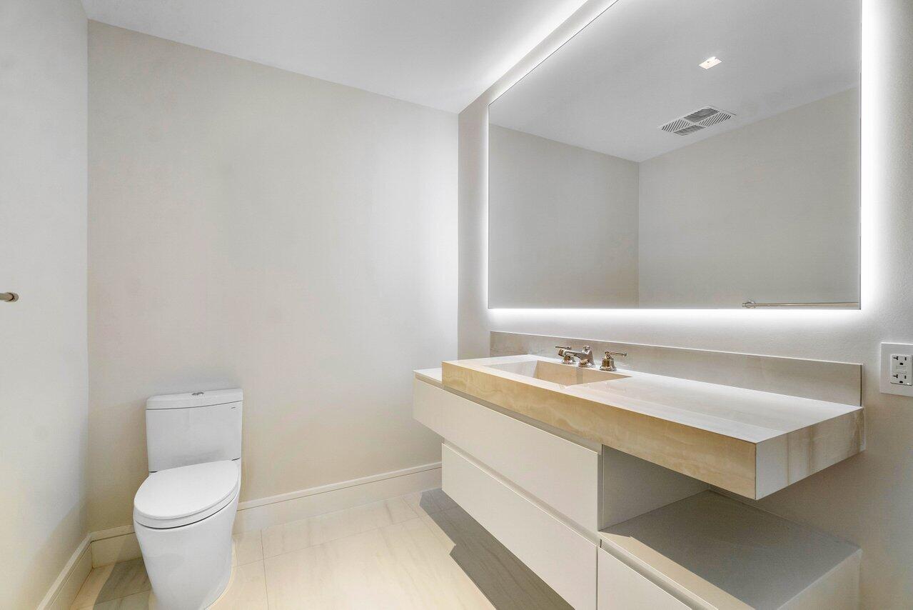 BOCA BEACH RESIDENCES - Residential