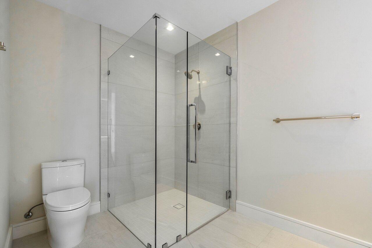 BOCA BEACH RESIDENCES - Residential