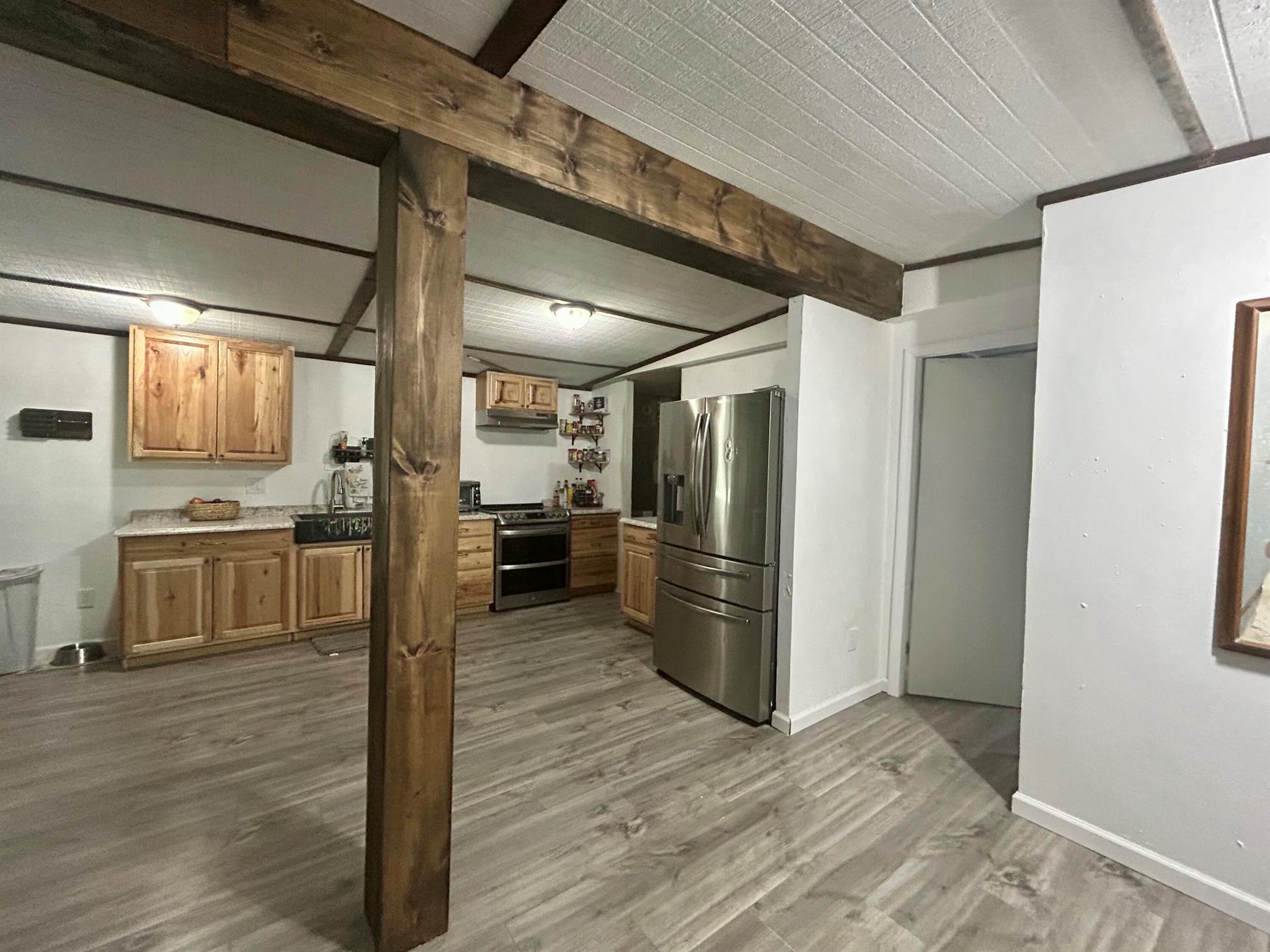 LAKE MONTAZA ESTATES - Residential
