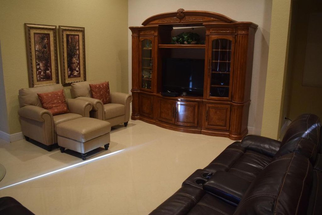 Photo of 132 N Via Isabela N, Jupiter, FL 33458 (MLS # R10571077)