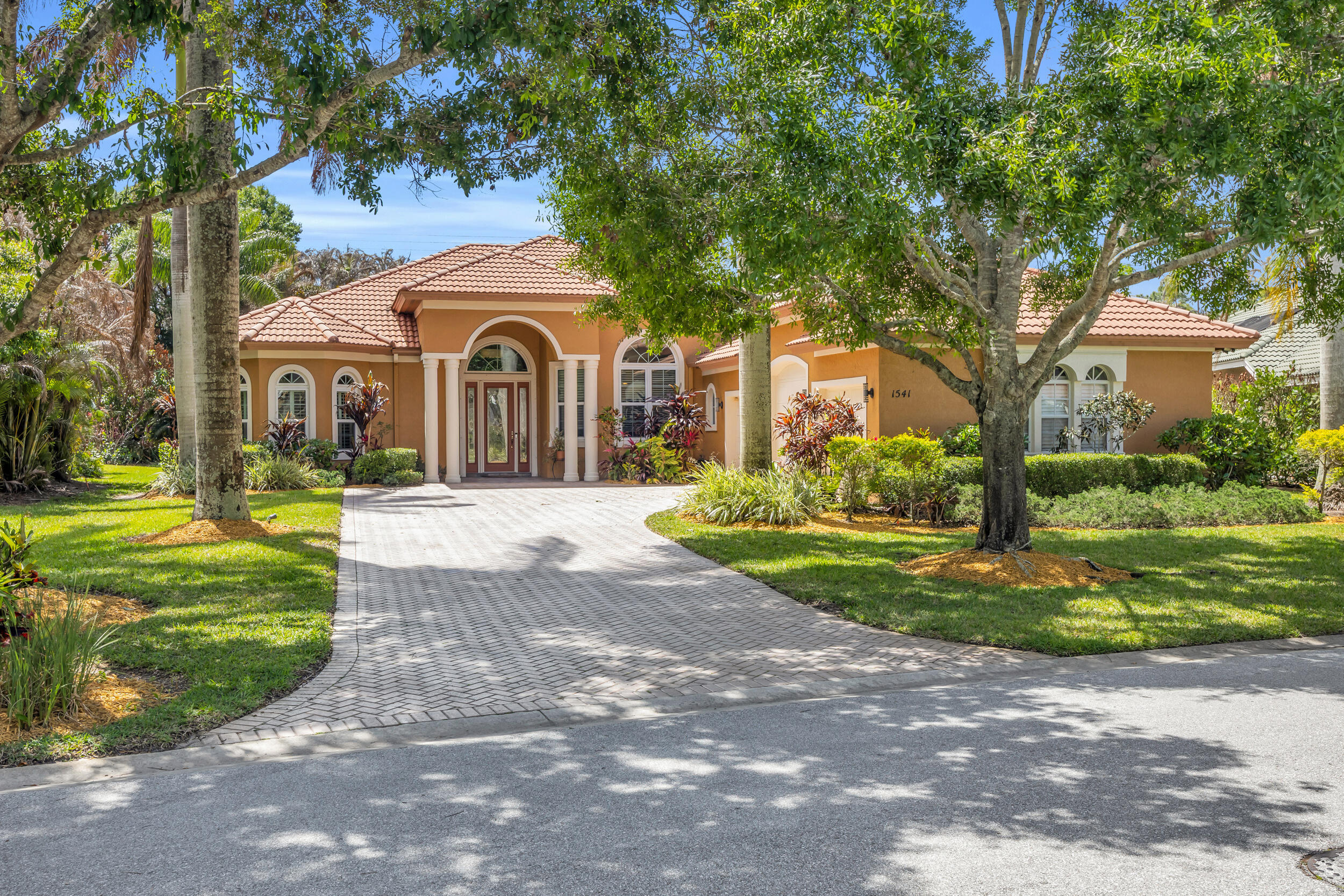 Country Club Pointe - Residential