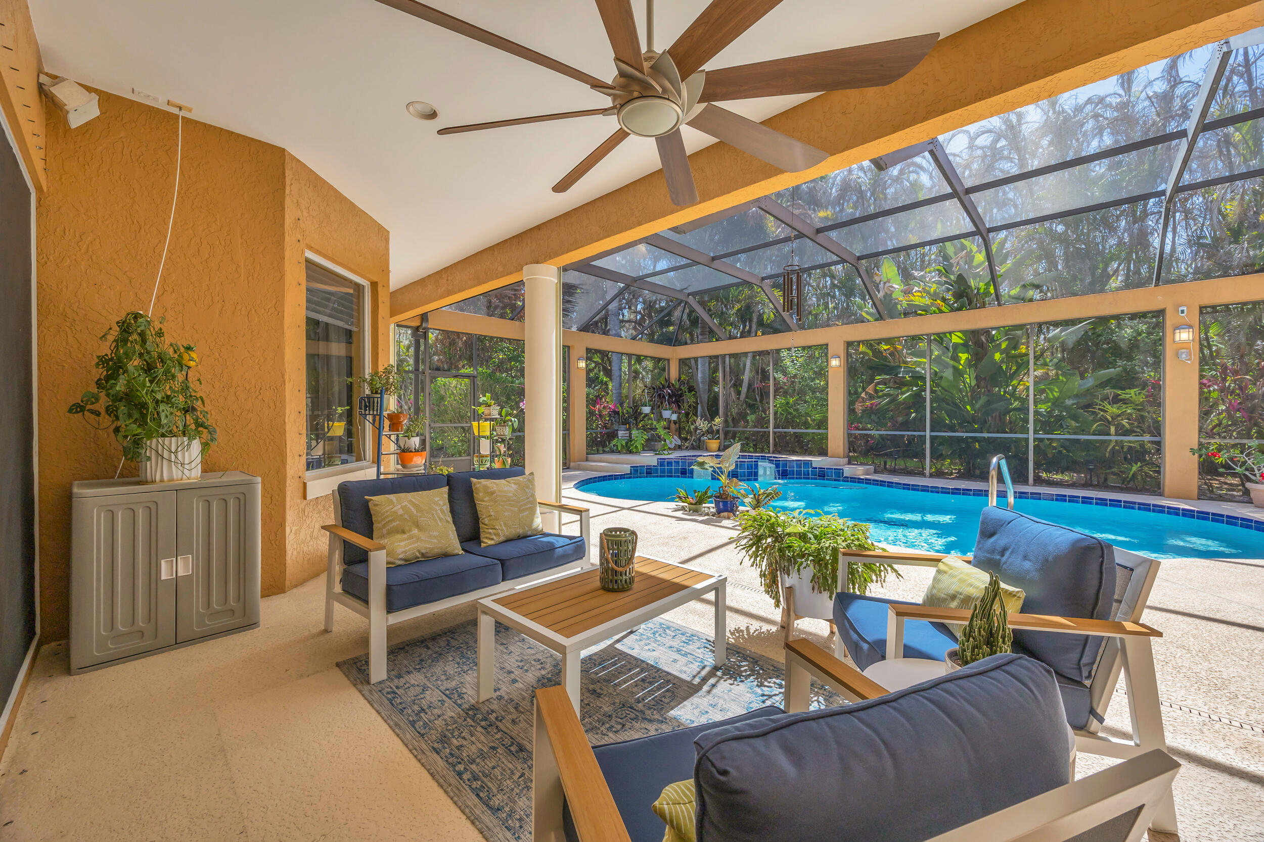 Country Club Pointe - Residential