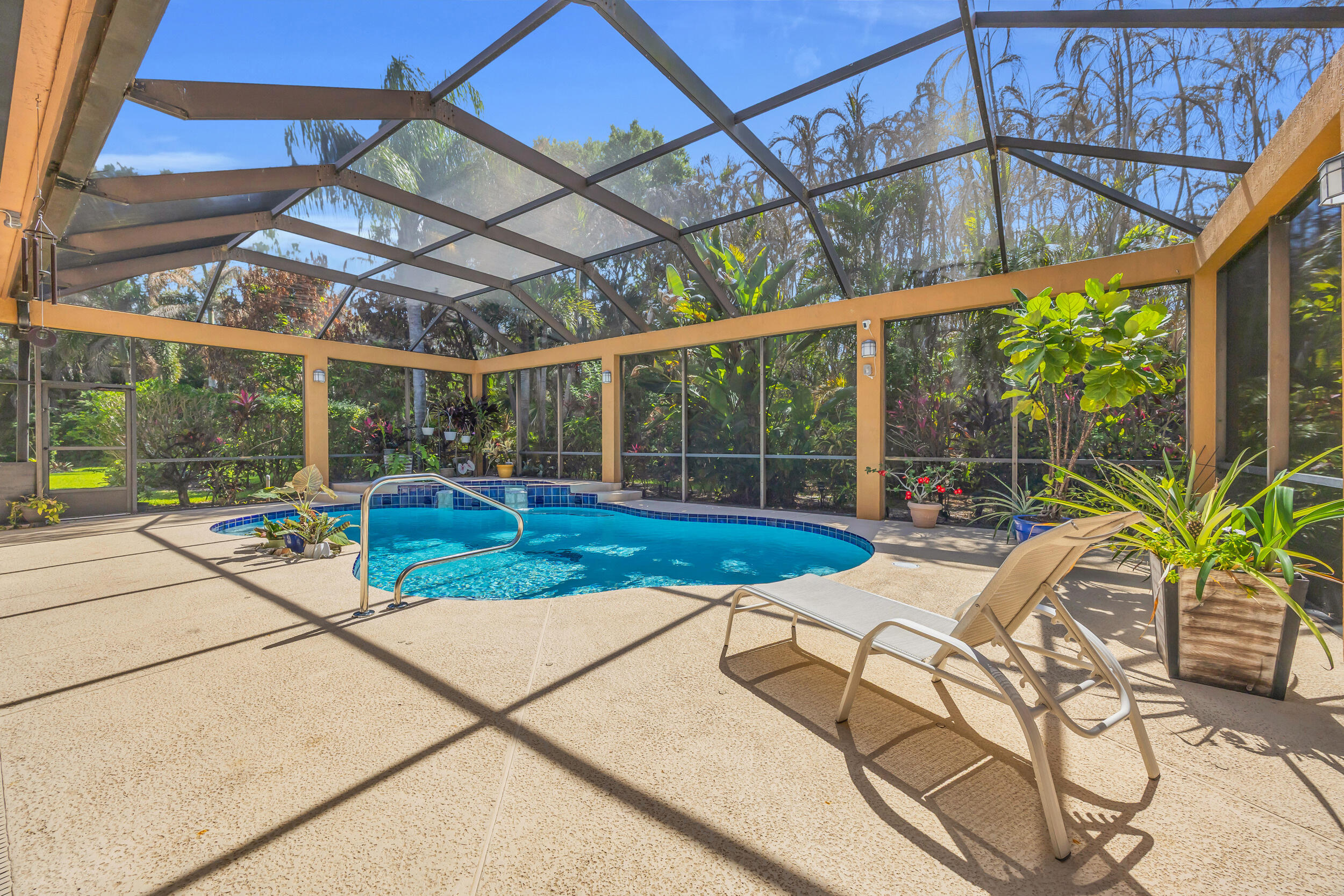 Country Club Pointe - Residential