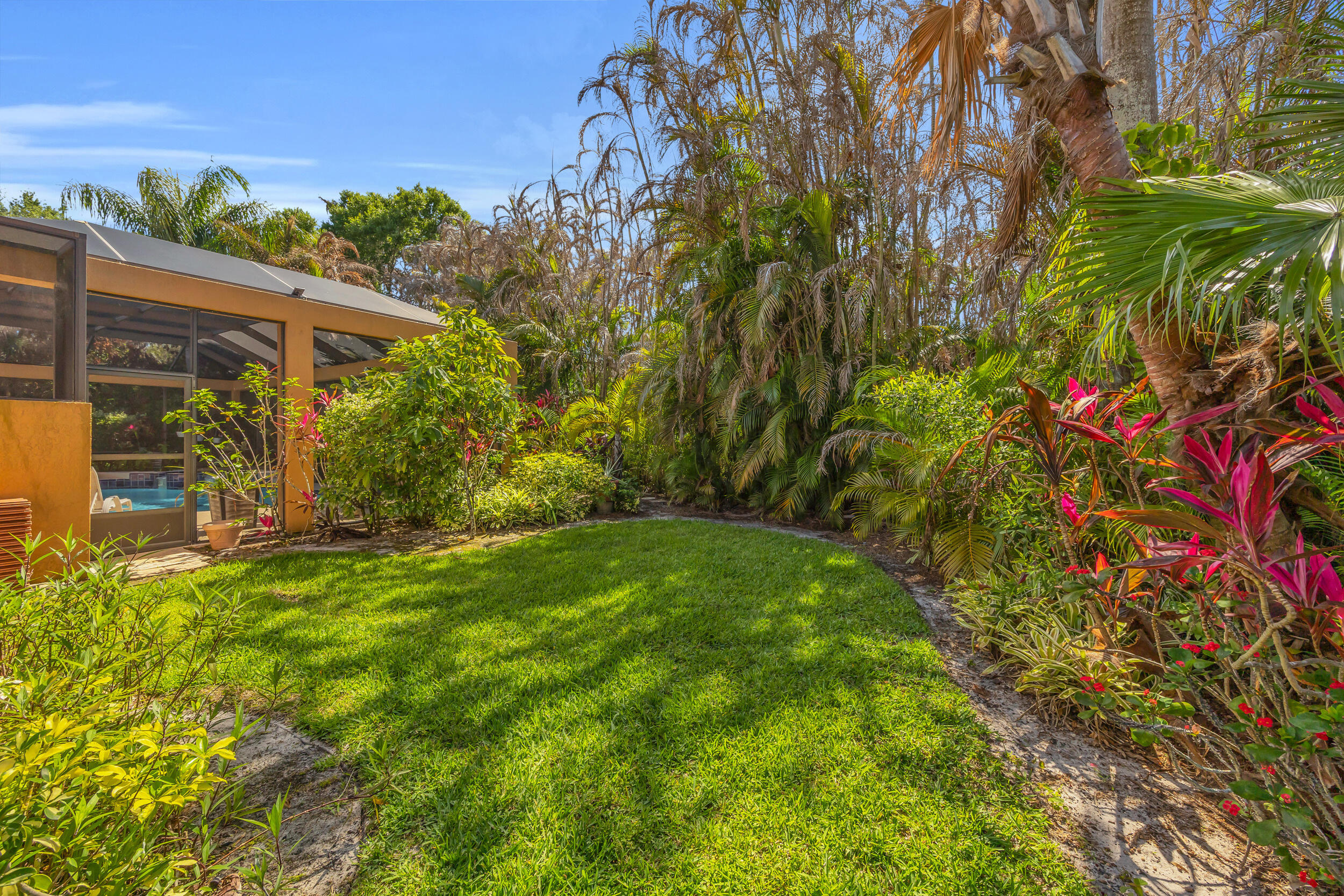 Country Club Pointe - Residential