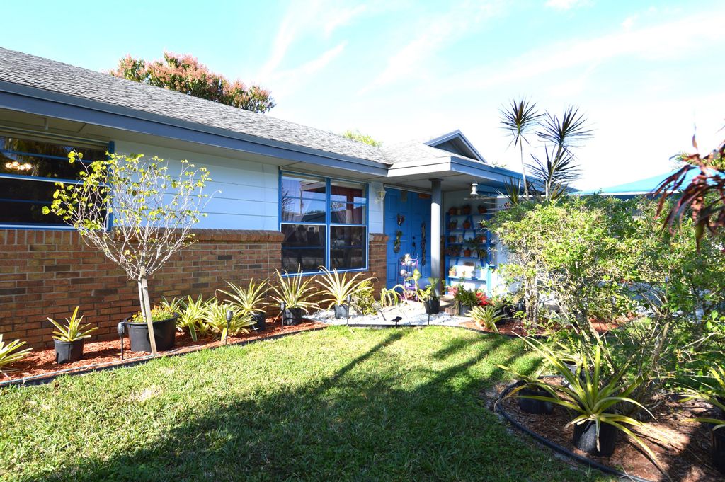 Photo of 2969 SE Cypress Street, Stuart, FL 34997 (MLS # R10964028)