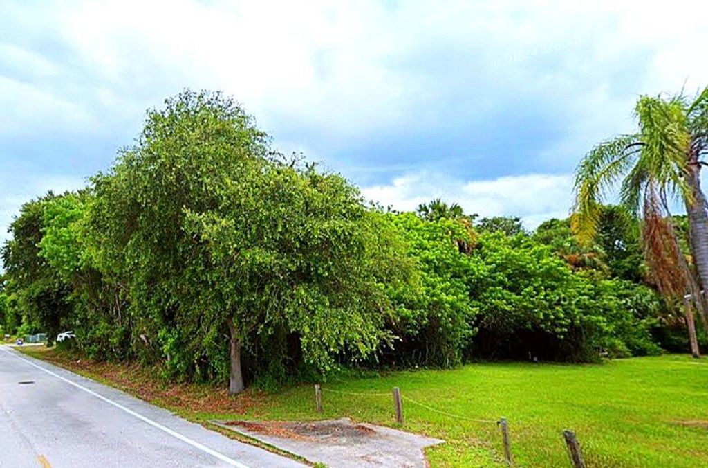 Photo of Tbd N 42nd Street, Fort Pierce, FL 34946 (MLS # R11106698)