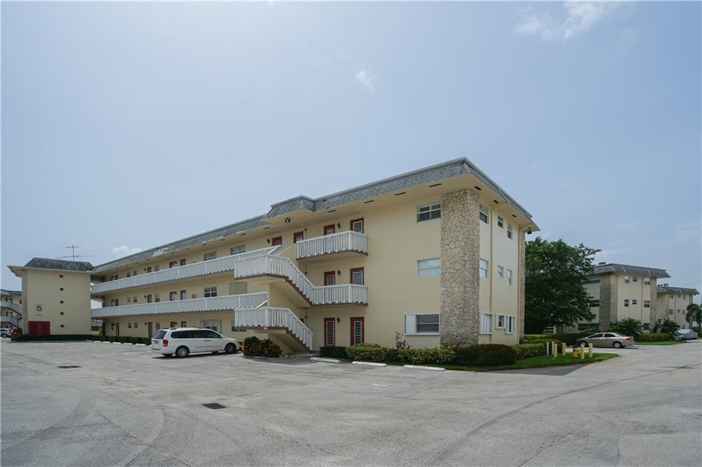 LAUDERHILL EAST - Residential