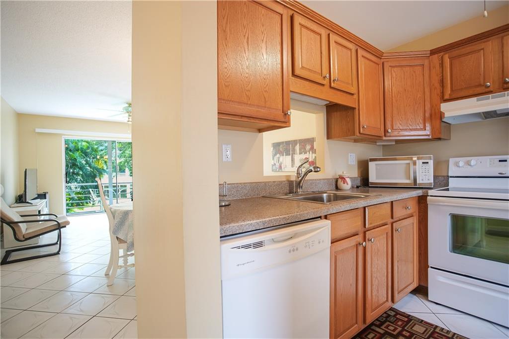 LAUDERHILL EAST - Residential