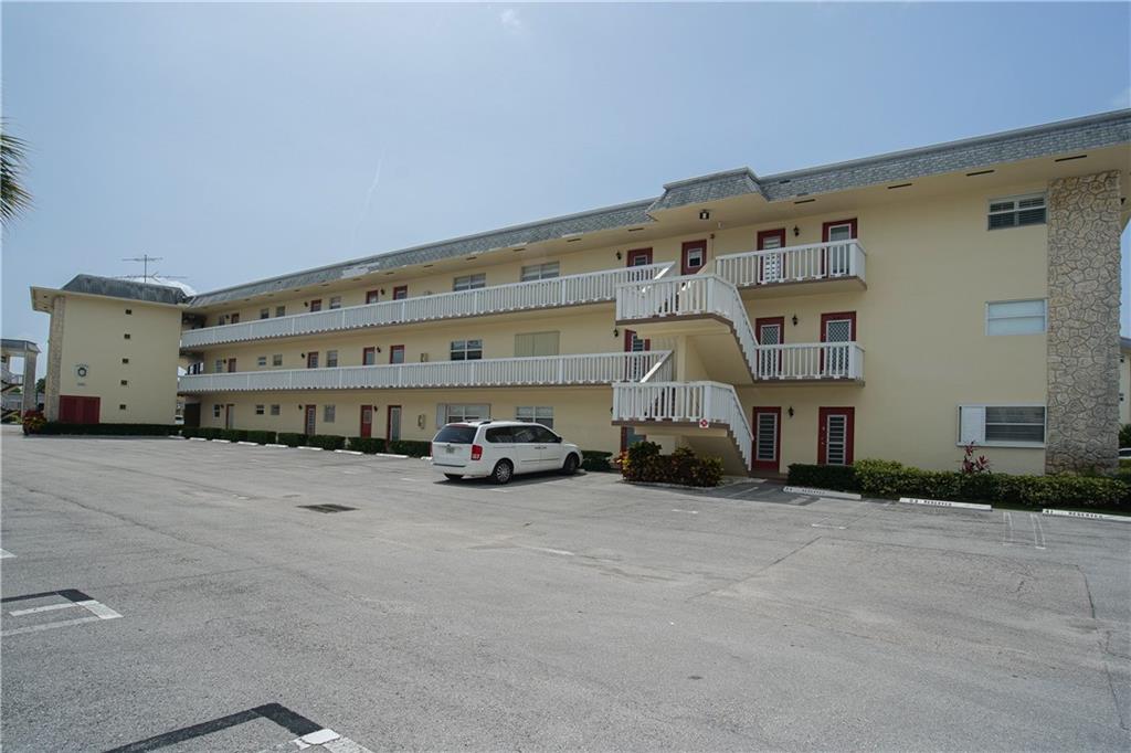LAUDERHILL EAST - Residential