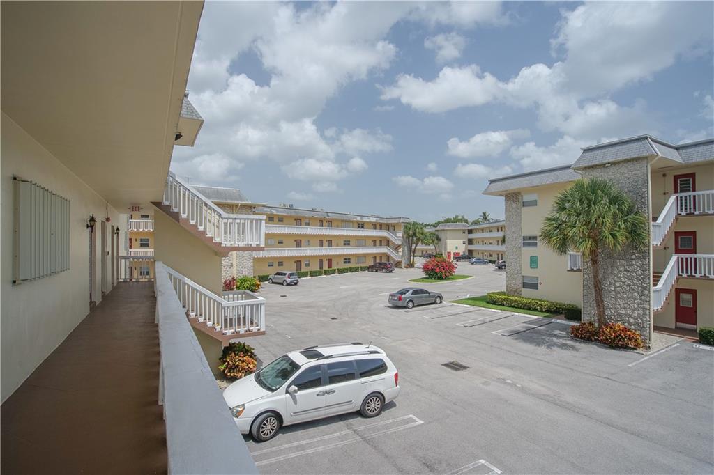 LAUDERHILL EAST - Residential