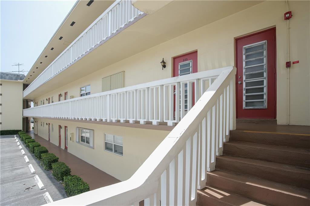 LAUDERHILL EAST - Residential