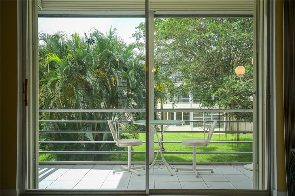 LAUDERHILL EAST - Residential