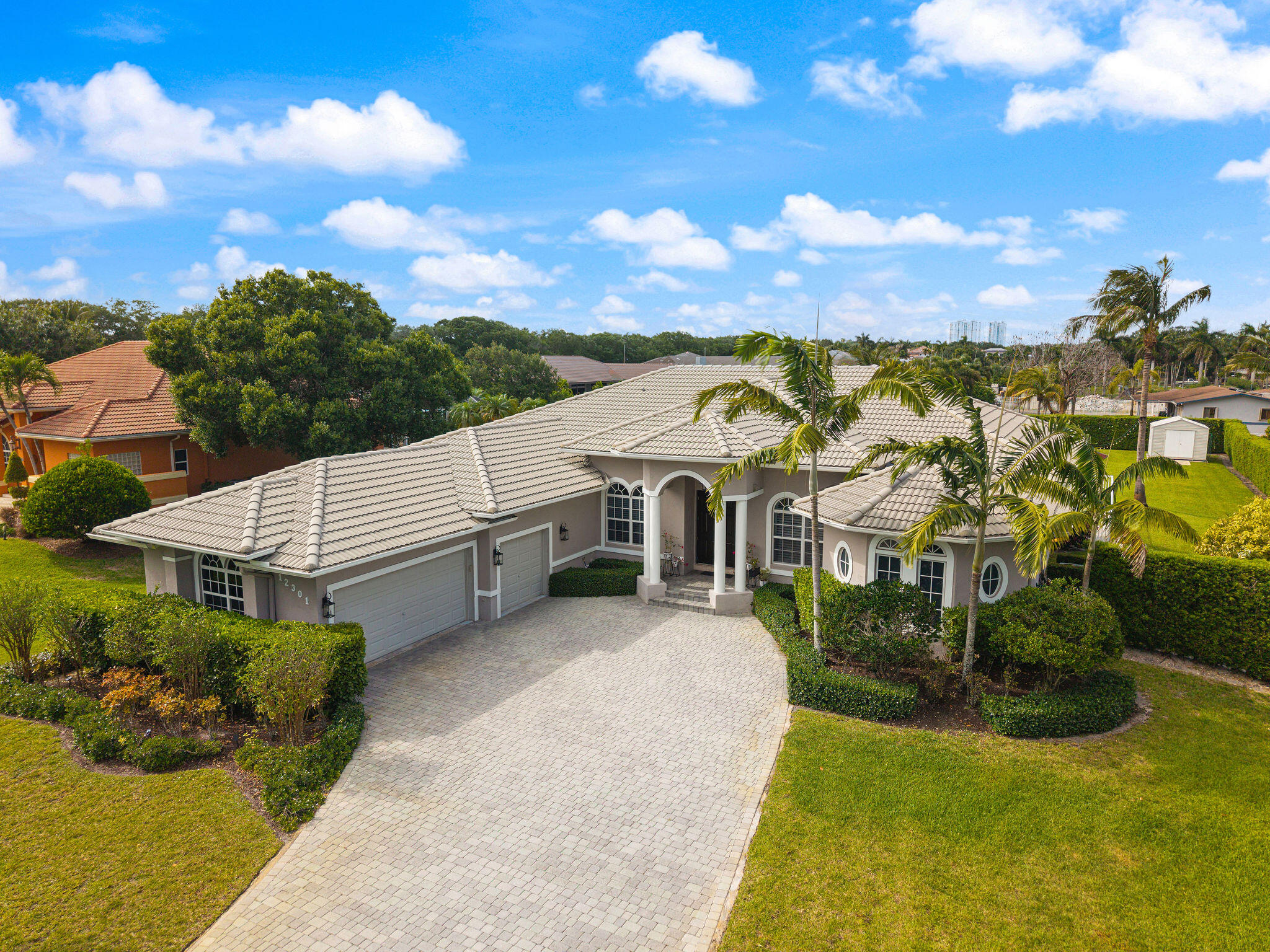 SECLUDED ACRES - Residential
