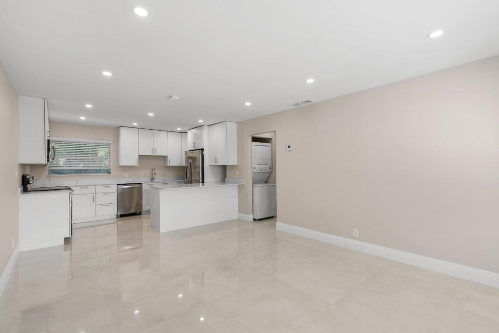 Photo of 301 SE 12th Avenue #6, Boynton Beach, FL 33435 (MLS # R11147136)