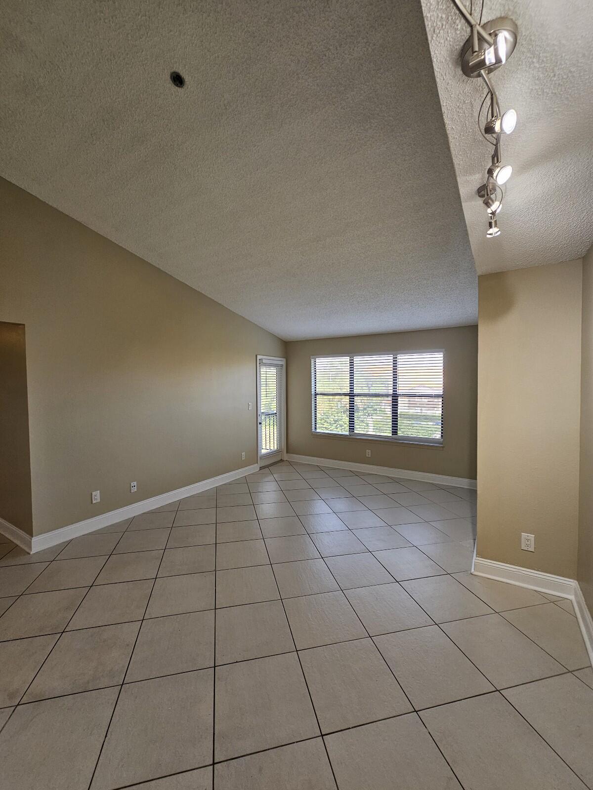 BOYNTON LANDINGS CONDO - Residential Lease
