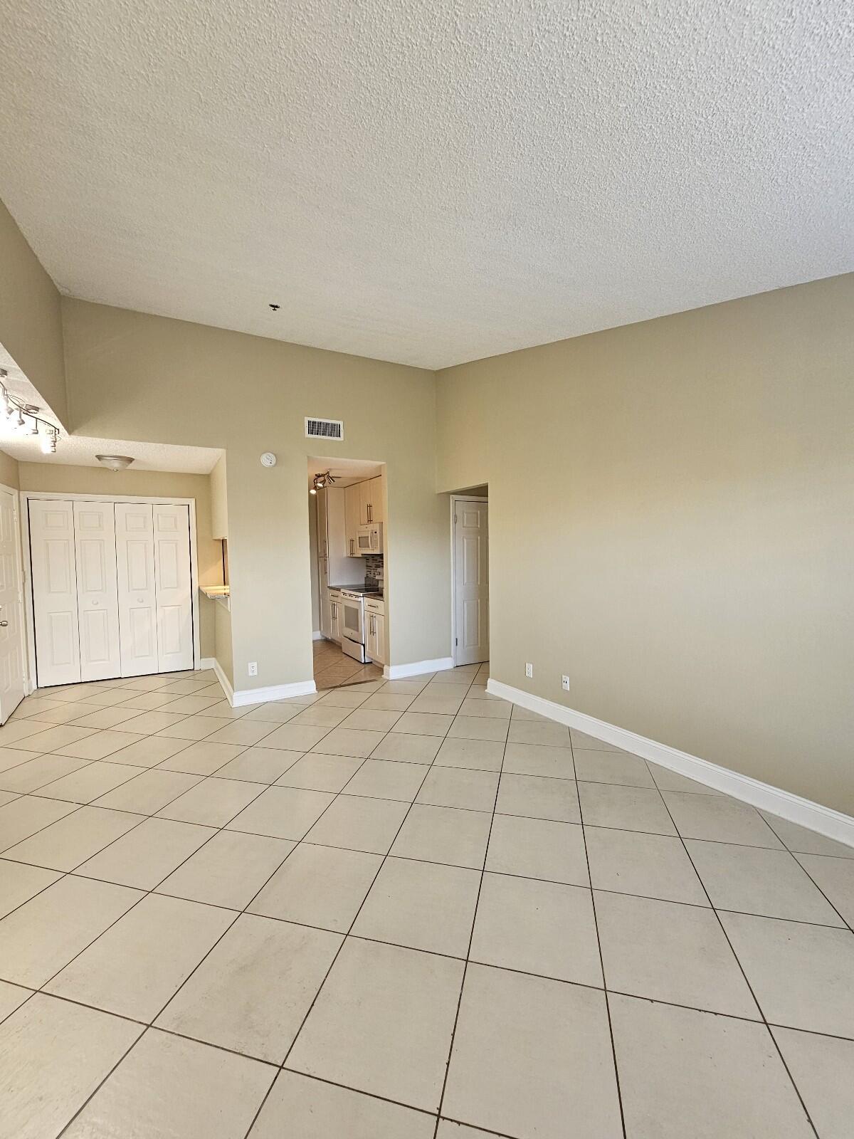 BOYNTON LANDINGS CONDO - Residential Lease