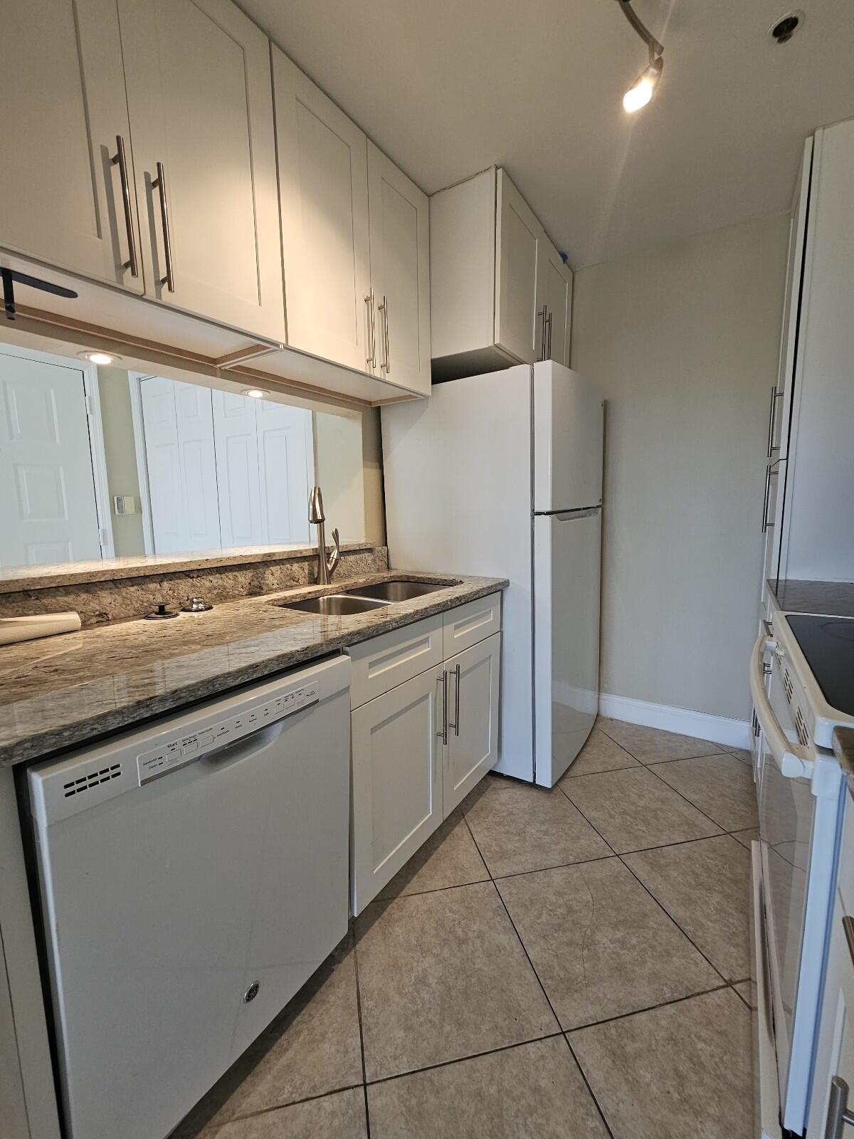 BOYNTON LANDINGS CONDO - Residential Lease