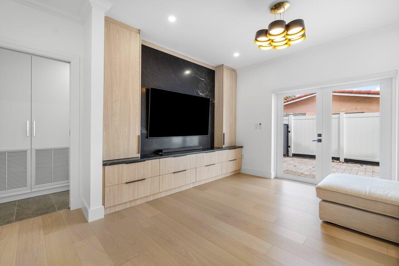 BOCA ISLANDS - Residential Lease