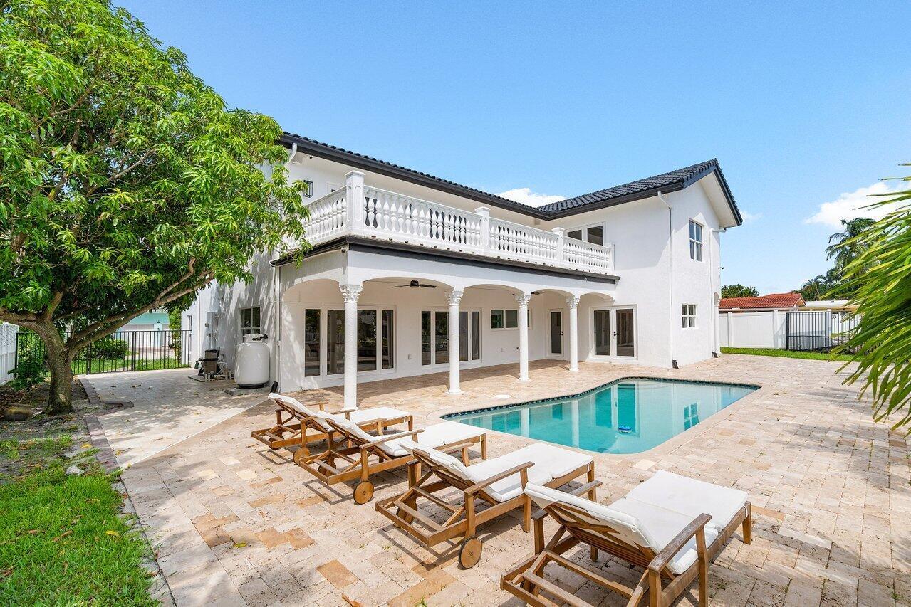 BOCA ISLANDS - Residential Lease