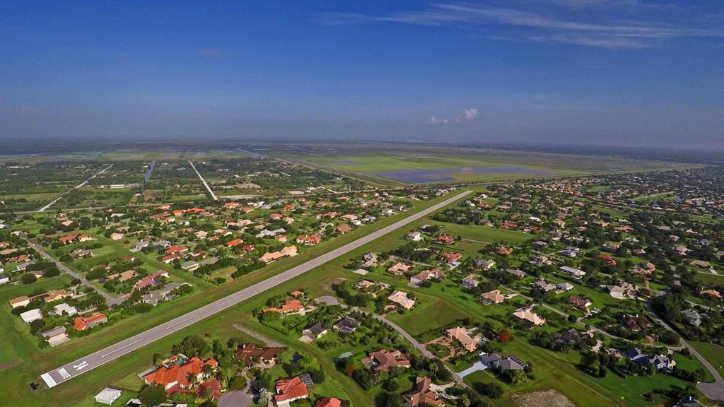 WELLINGTON AERO CLUB OF T - Residential