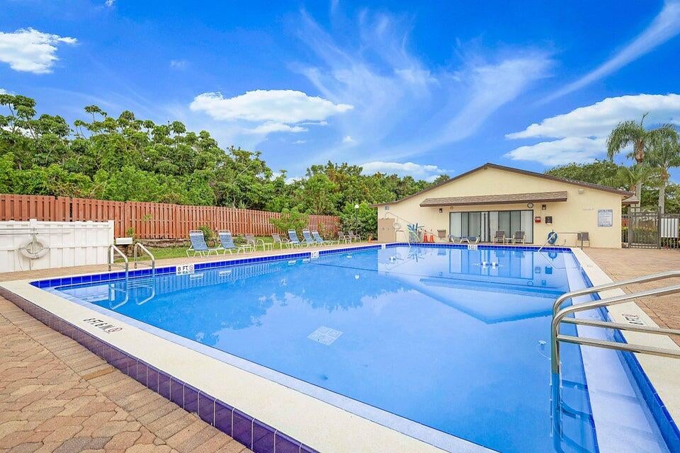 Photo of 8075 SE VILLA Circle, Hobe Sound, FL 33455 (MLS # B26074314)