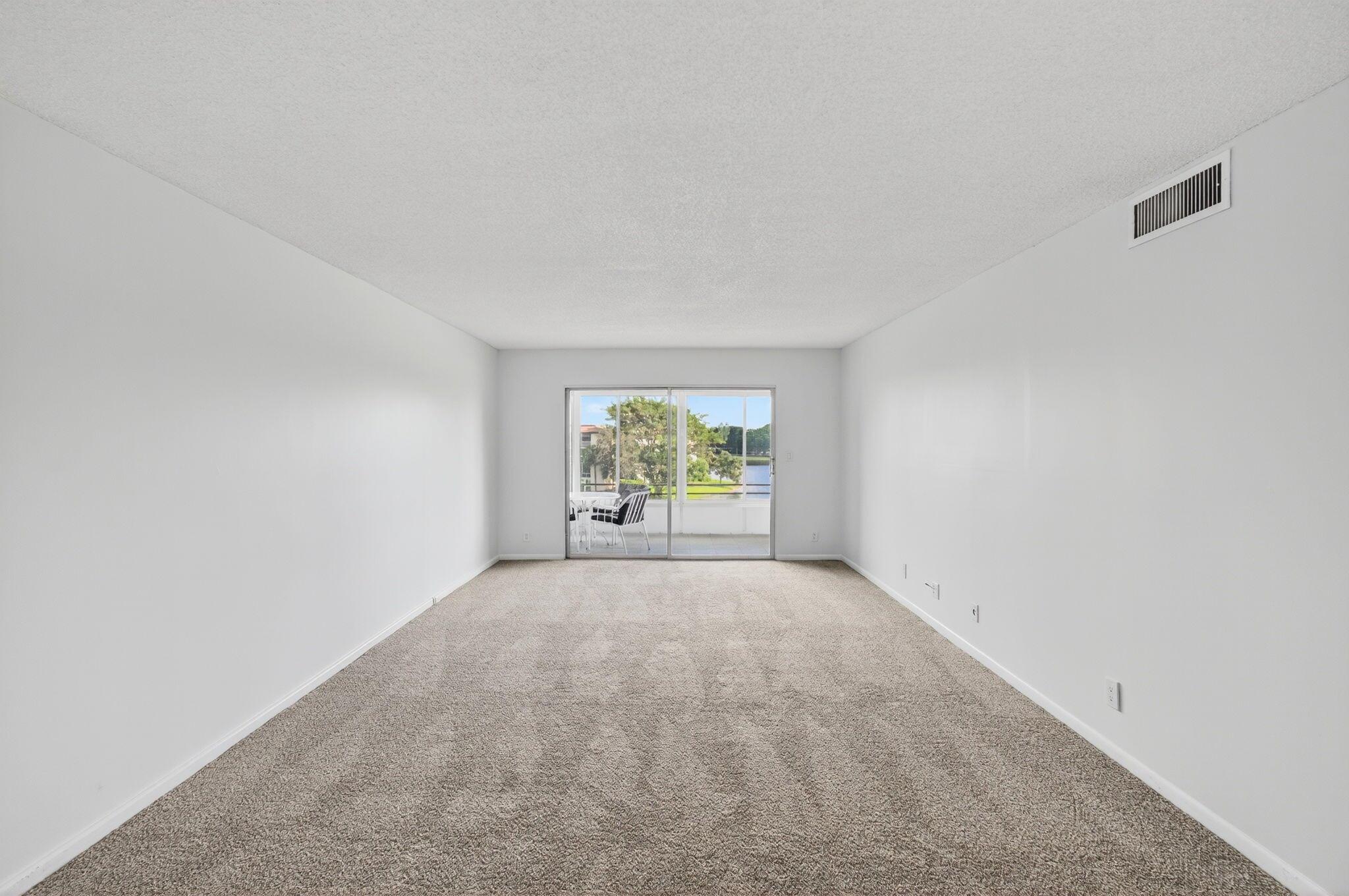 2902 Victoria Circle H4
